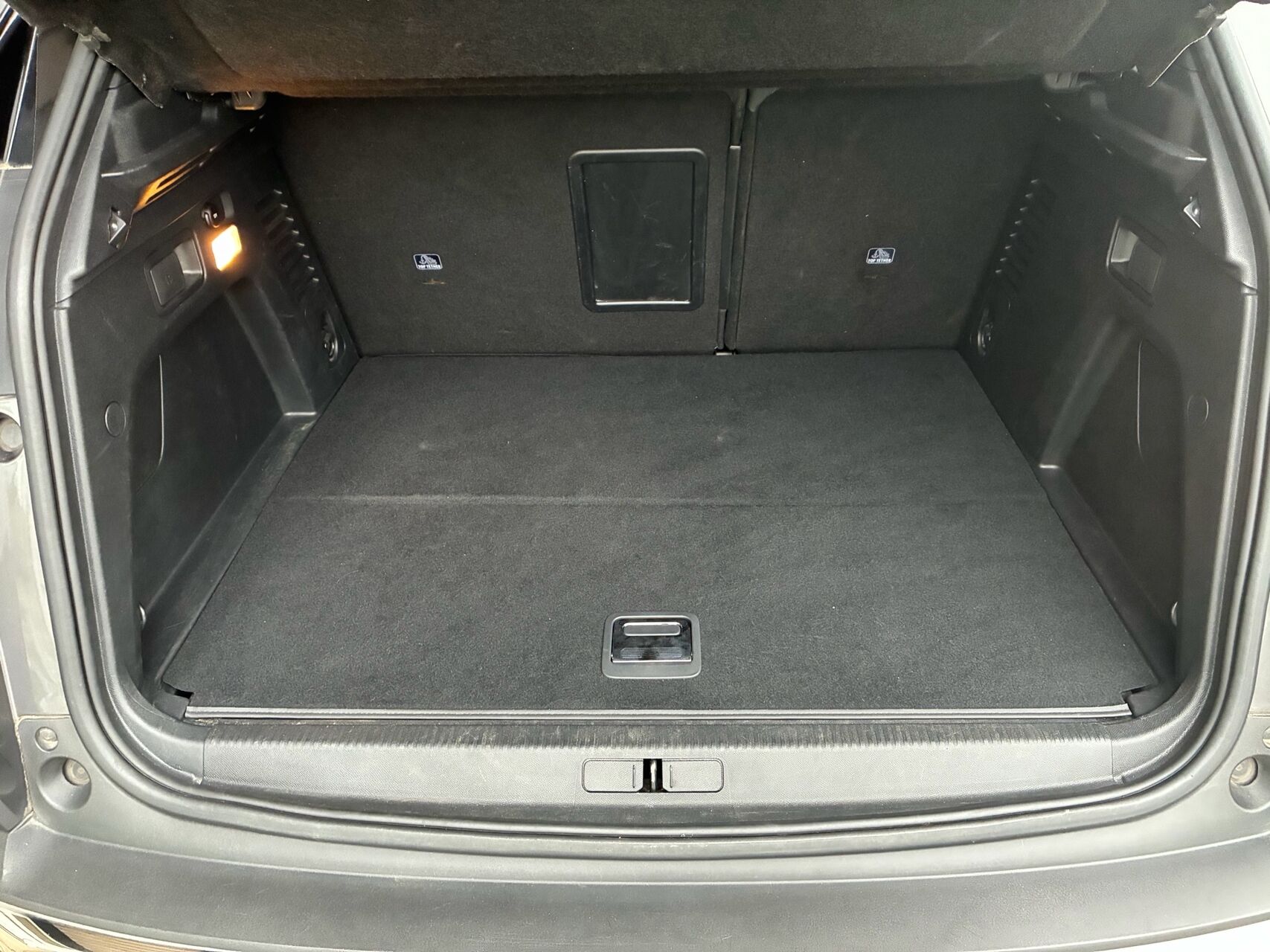 Billede af Peugeot 3008 1,6 PureTech  Plugin-hybrid First Selection EAT8 225HK 5d 8g Aut.