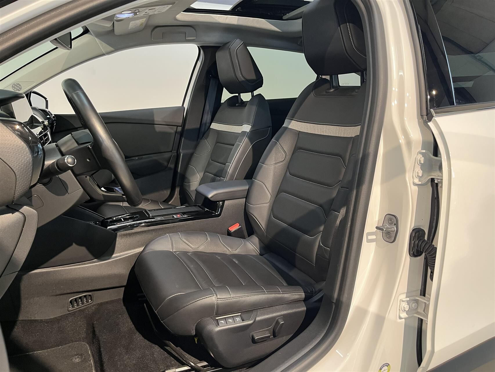 Billede af Citroën e-C4 EL Shine Sport 136HK 5d Aut.