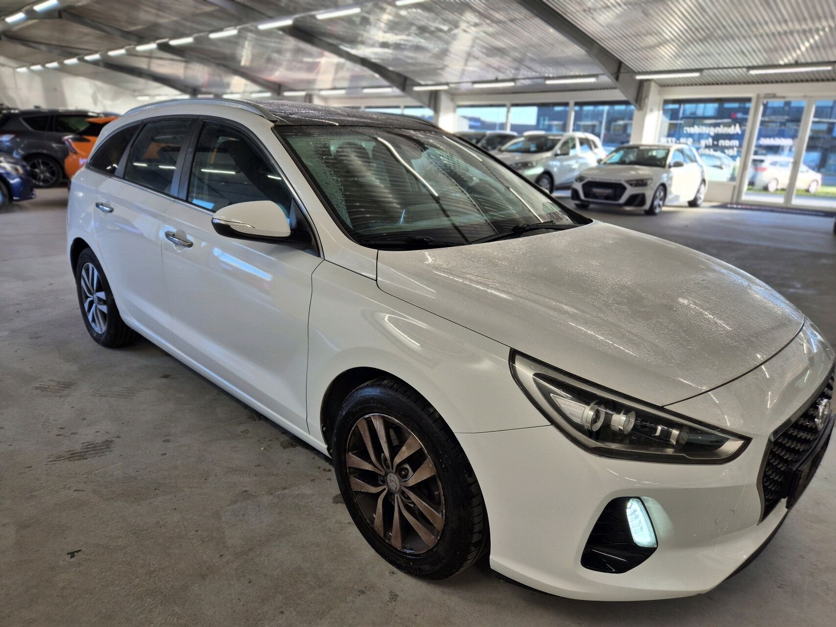 Billede af Hyundai i30 Cw 1,4 T-GDI Premium DCT 140HK Stc 7g Aut.