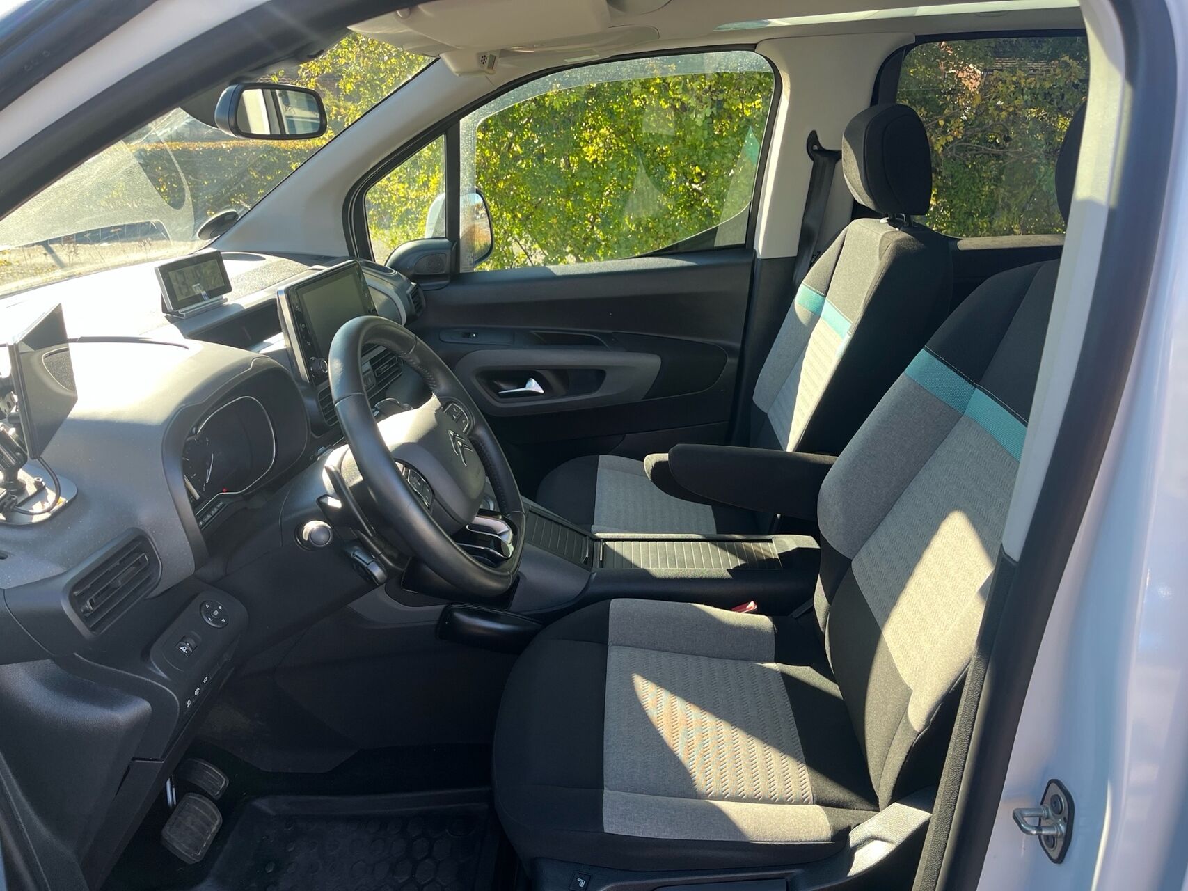 Billede af Citroën Berlingo 1,2 PureTech Skyline EAT8 130HK 8g Aut.