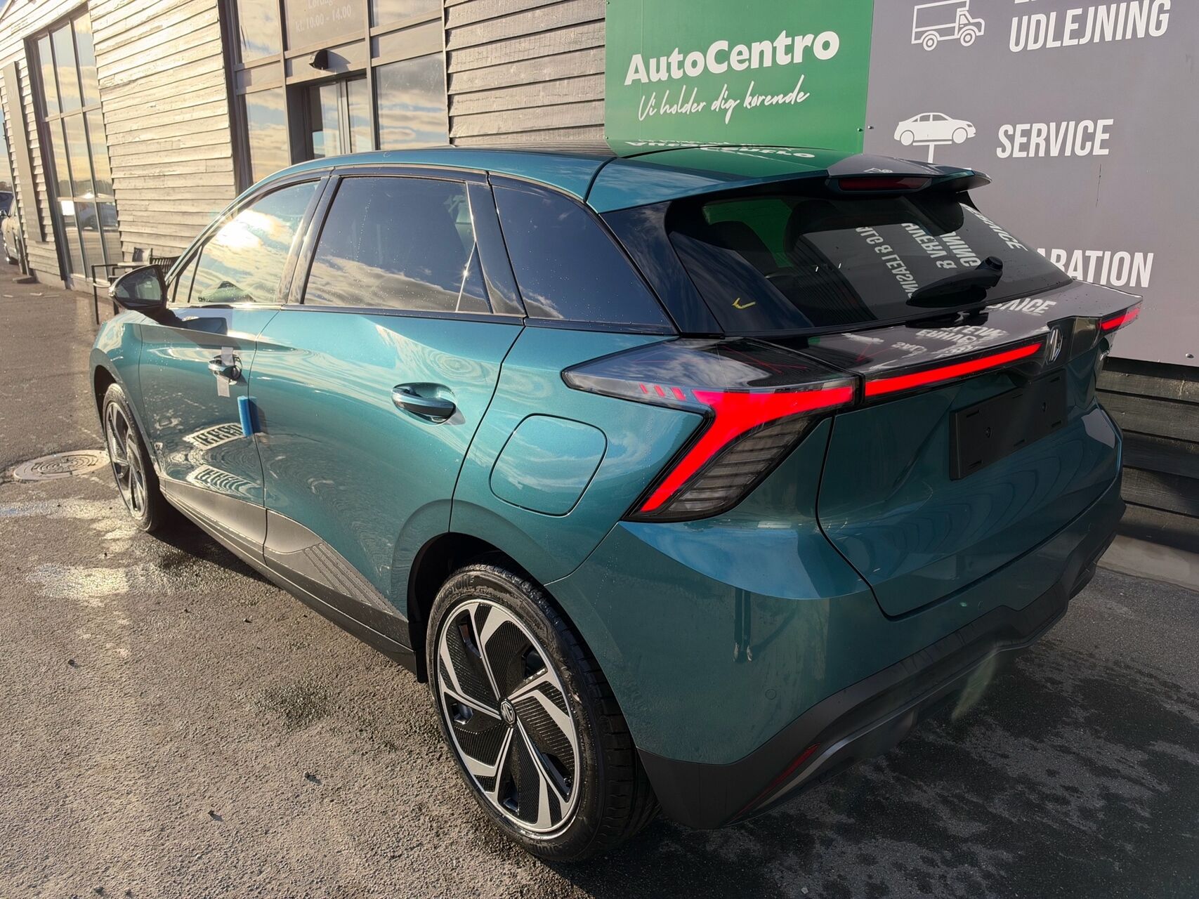Billede af MG MG4 Electric Extended Range Premium 245HK 5d Aut.