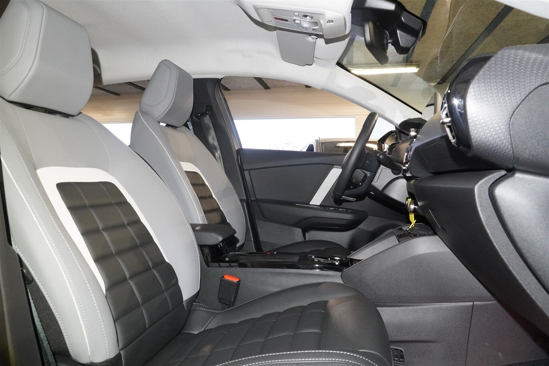 Billede af Citroën e-C4 EL Max 156HK 5d Aut.