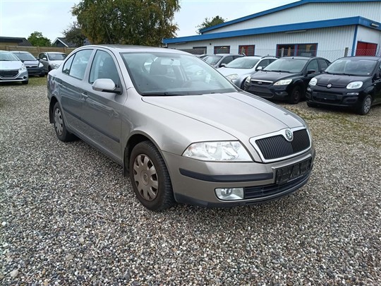SKODA                OCTAVIA              