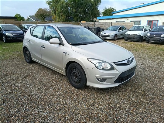 Hyundai i30 1,6 CRDi Comfort A/C 90HK Stc 6g