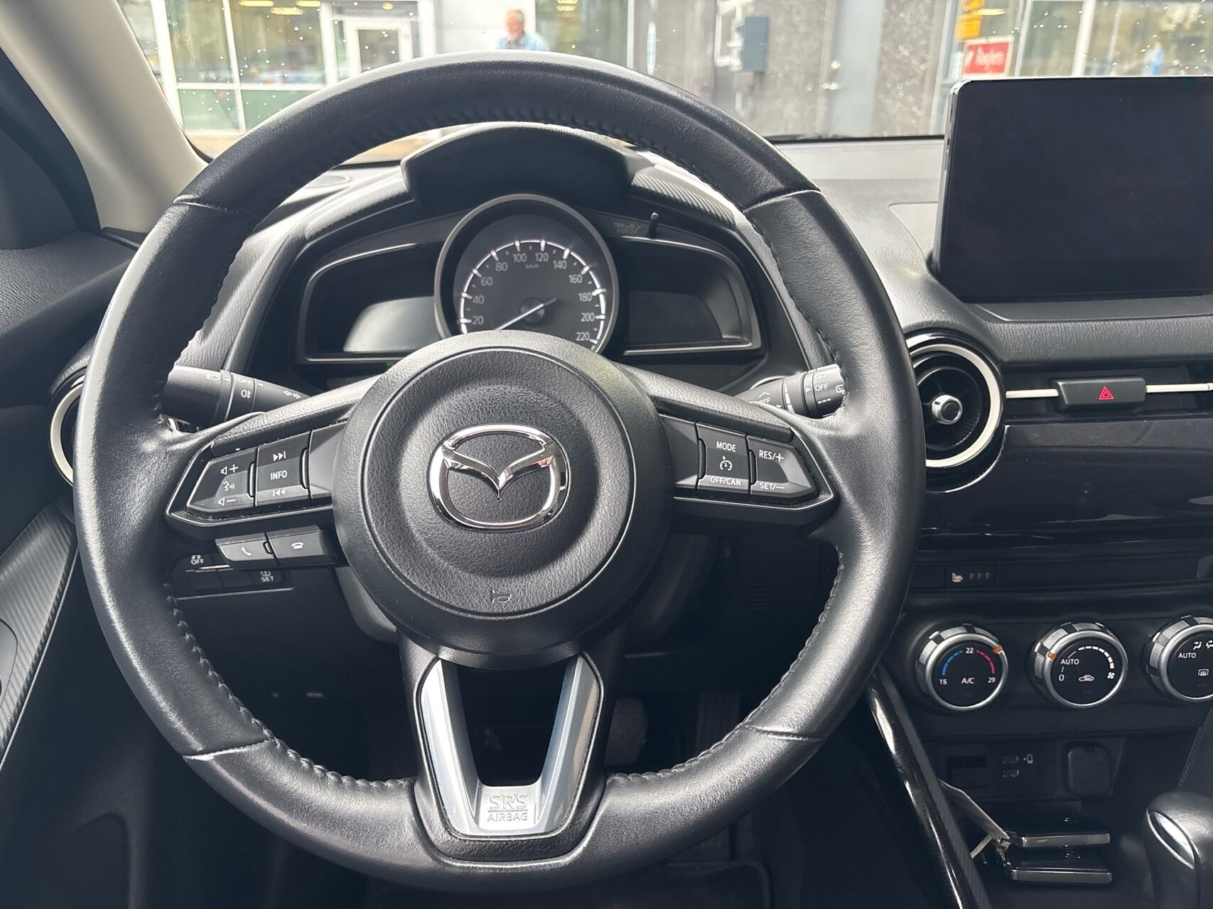 Billede af Mazda 2 1,5 Skyactiv-G Centre-Line 90HK 5d 6g Aut.