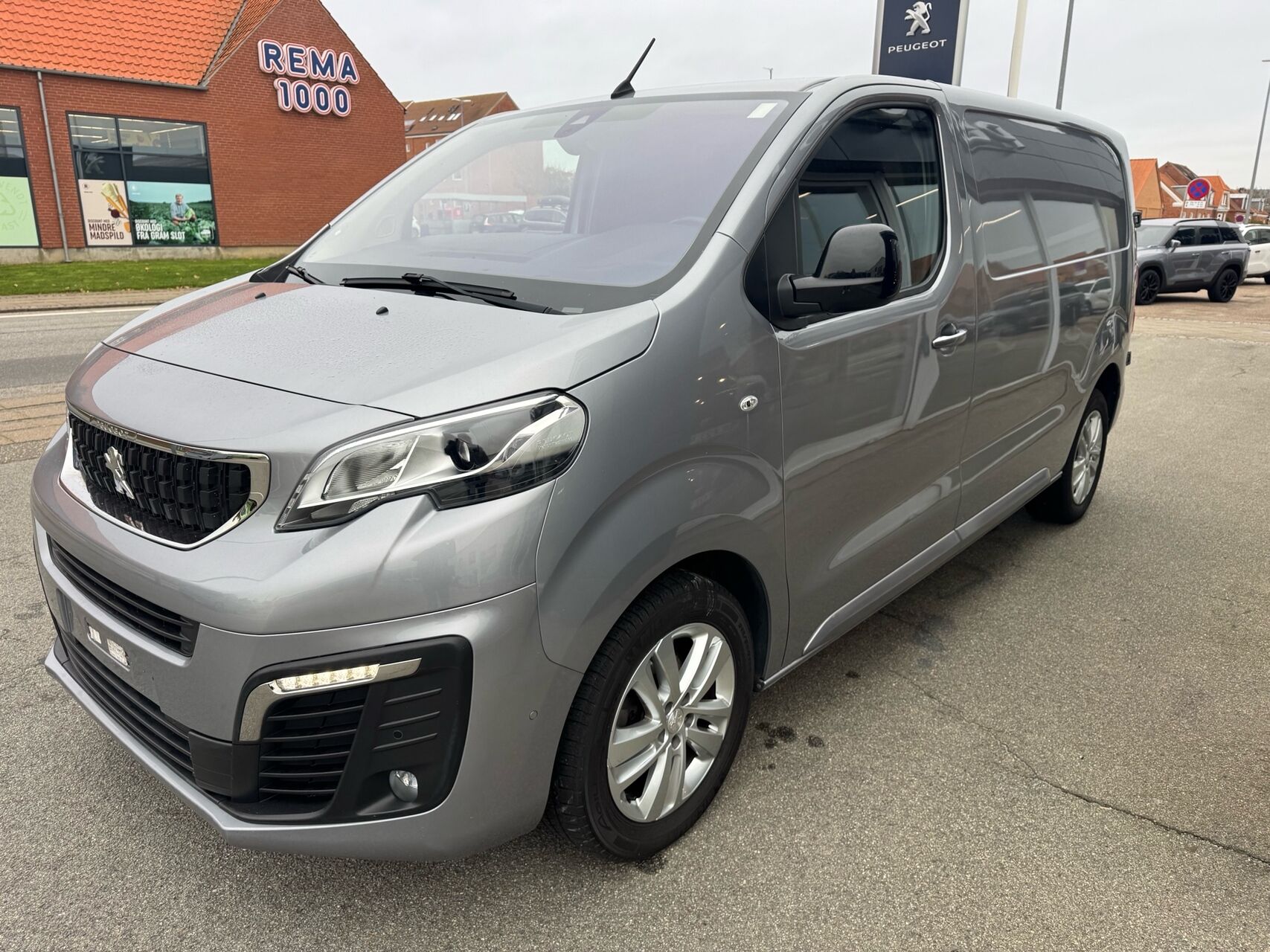 Billede af Peugeot Expert L2 2,0 BlueHDi Ultimate EAT8 177HK Van 8g Aut.