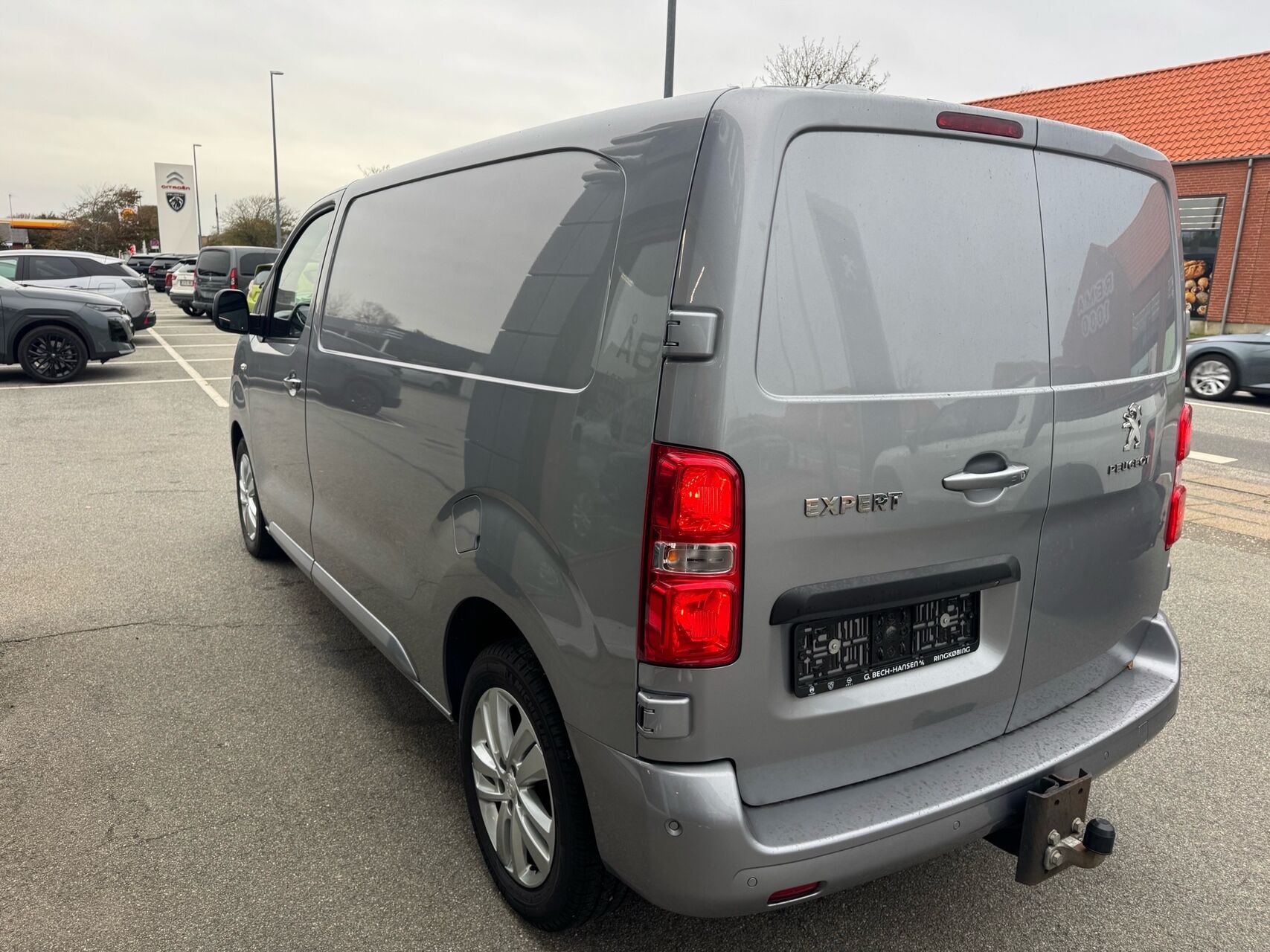 Billede af Peugeot Expert L2 2,0 BlueHDi Ultimate EAT8 177HK Van 8g Aut.