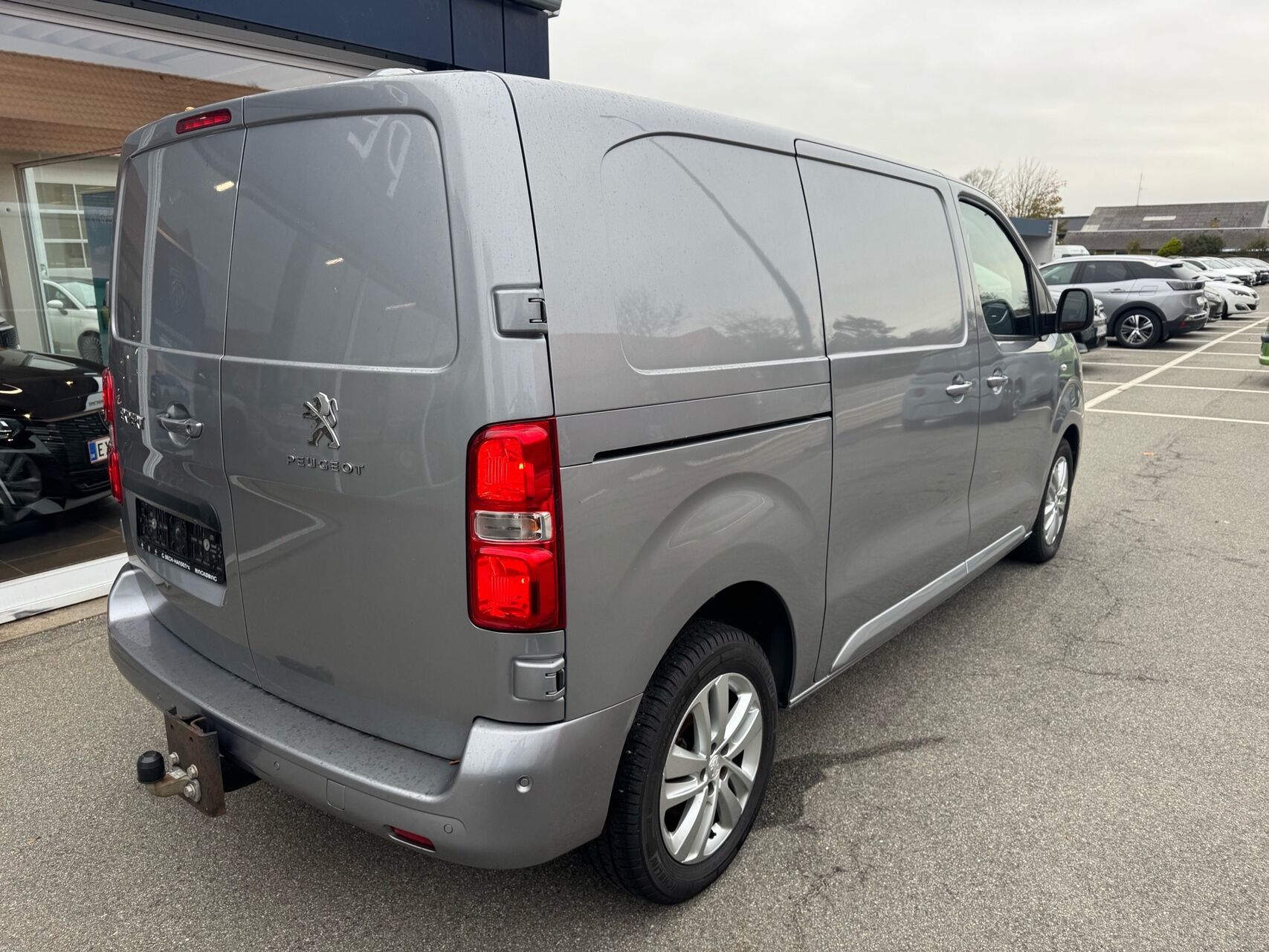 Billede af Peugeot Expert L2 2,0 BlueHDi Ultimate EAT8 177HK Van 8g Aut.