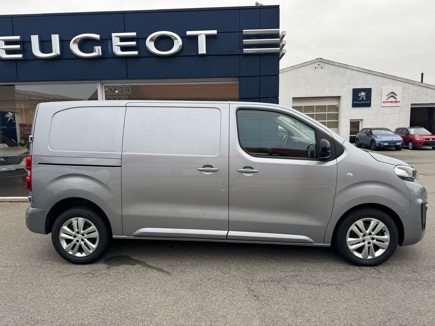 Billede af Peugeot Expert L2 2,0 BlueHDi Ultimate EAT8 177HK Van 8g Aut.