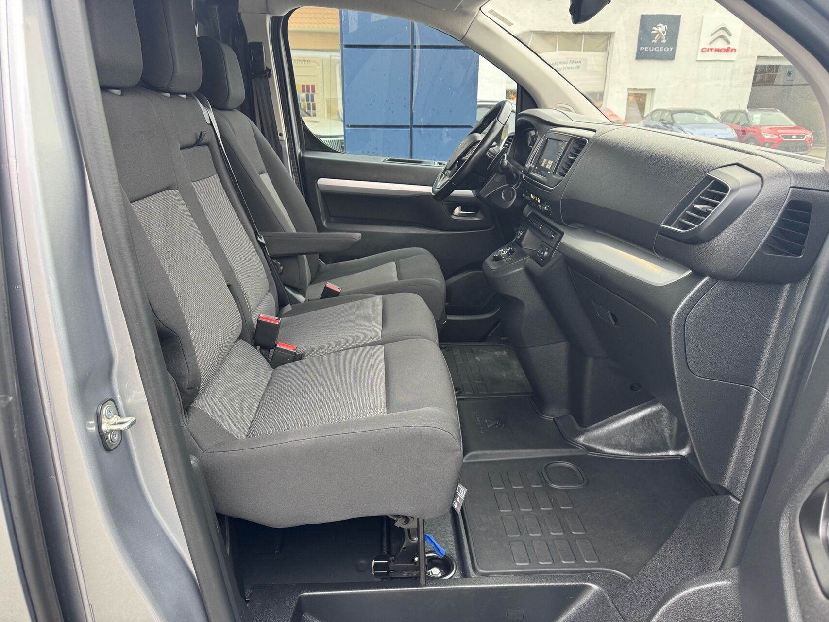 Billede af Peugeot Expert L2 2,0 BlueHDi Ultimate EAT8 177HK Van 8g Aut.
