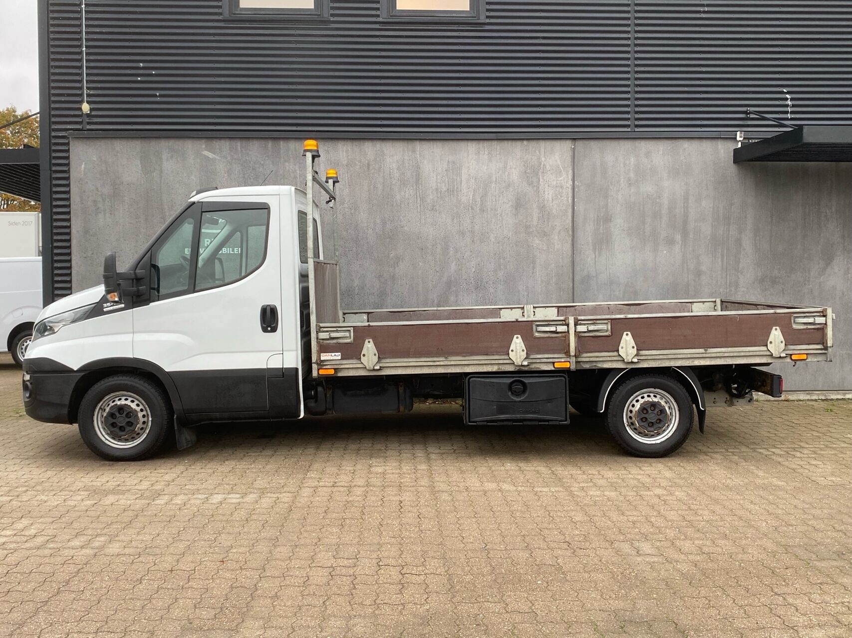 Billede af Iveco Daily 35S18 4100mm 3,0 D 180HK Ladv./Chas. 8g Aut.