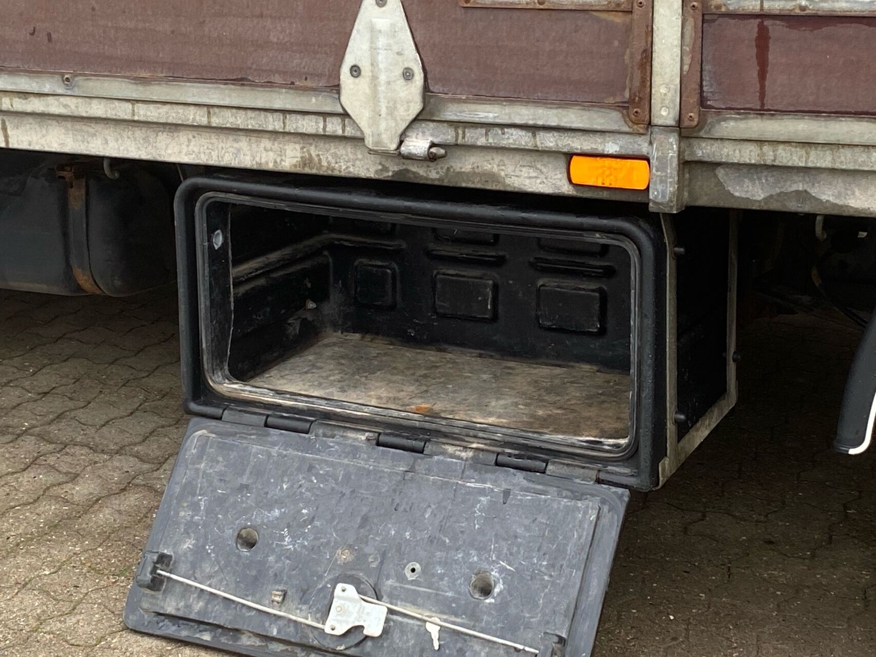 Billede af Iveco Daily 35S18 4100mm 3,0 D 180HK Ladv./Chas. 8g Aut.
