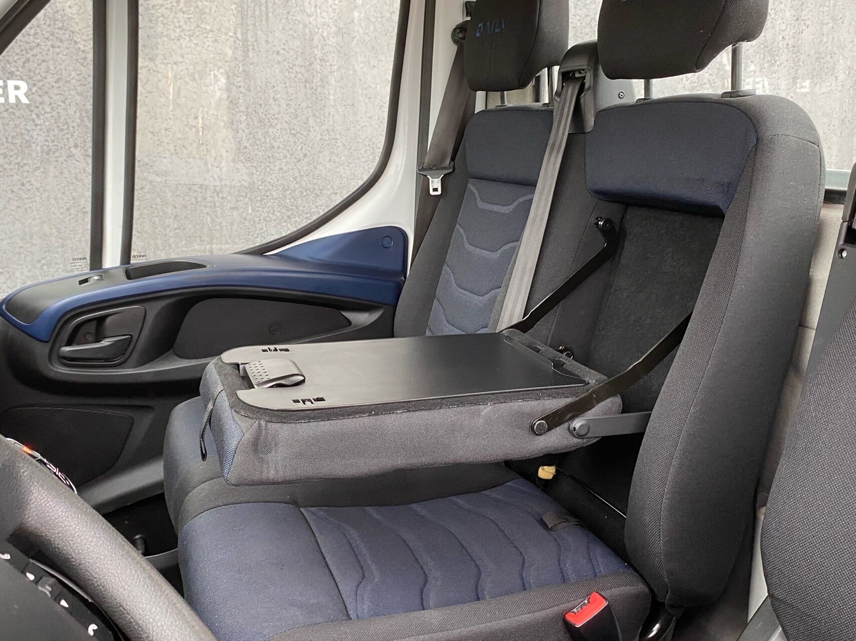 Billede af Iveco Daily 35S18 4100mm 3,0 D 180HK Ladv./Chas. 8g Aut.