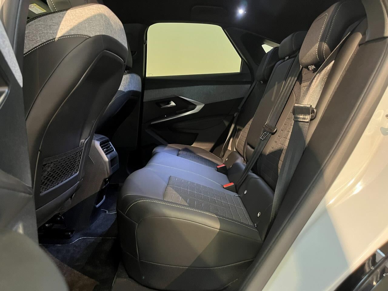 Billede af Peugeot e-3008 EL GT 210HK 5d Aut.