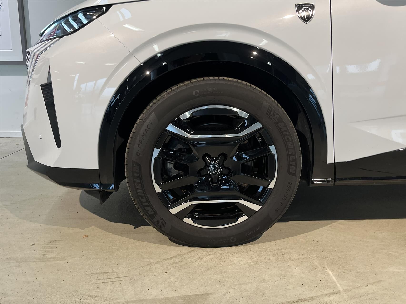 Billede af Peugeot e-3008 EL GT 210HK 5d Aut.