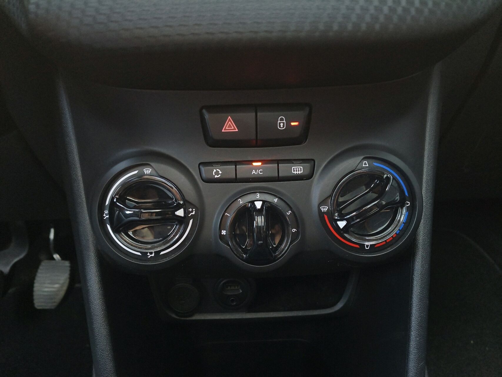 Billede af Peugeot 2008 1,2 VTi Active Sky 82HK
