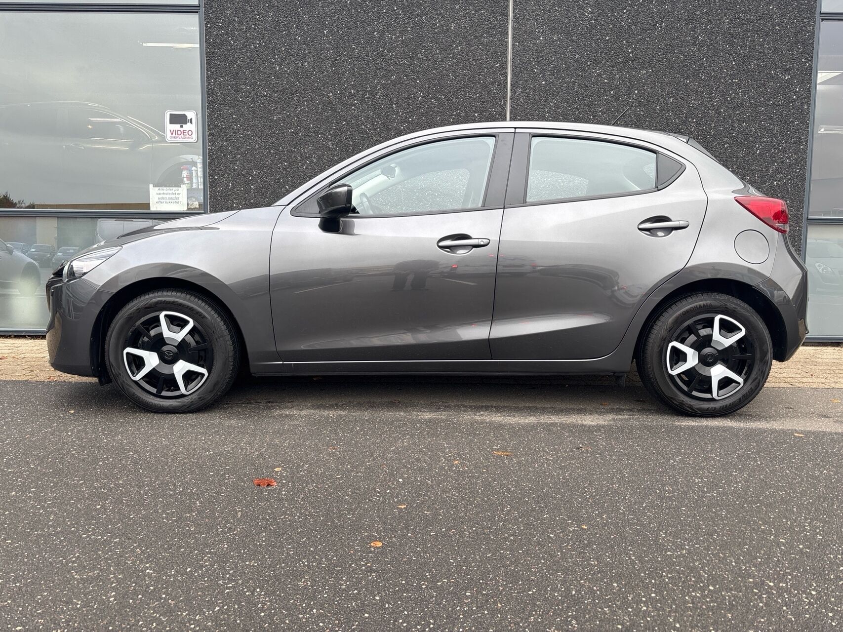 Billede af Mazda 2 1,5 Skyactiv-G Centre-Line 90HK 5d 6g Aut.