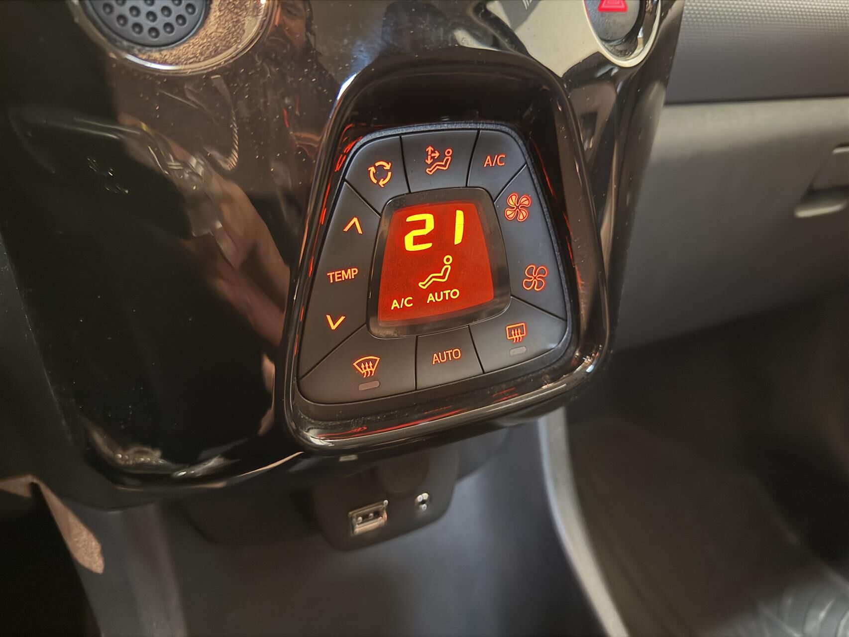 Billede af Peugeot 108 1,0 e-Vti Allure+ 72HK 5d