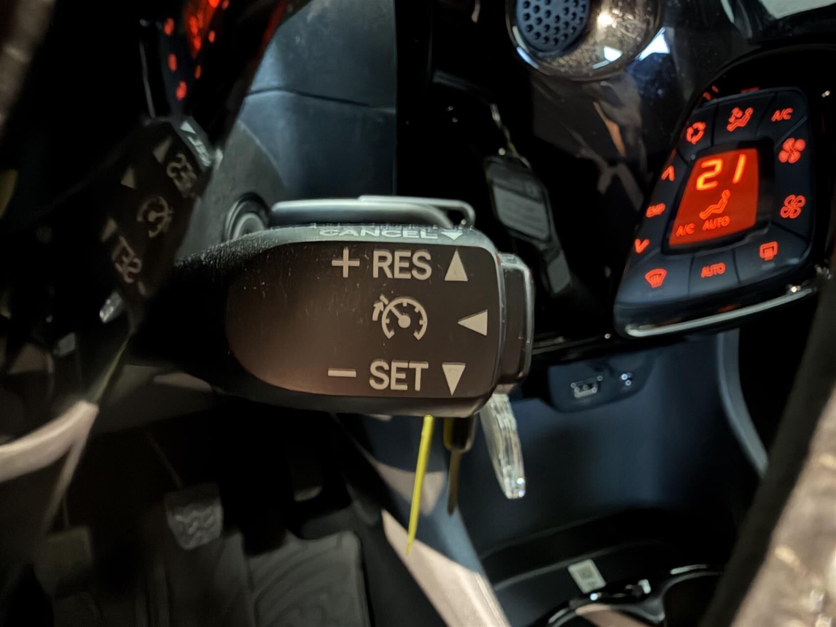 Billede af Peugeot 108 1,0 e-Vti Allure+ 72HK 5d