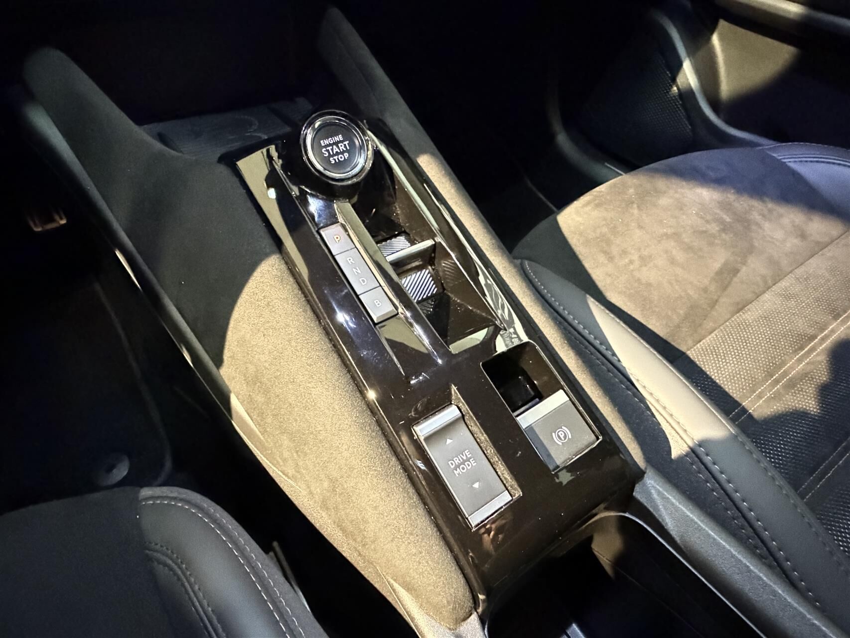 Billede af Alfa Romeo Junior EL Intensa 156HK 5d Aut.