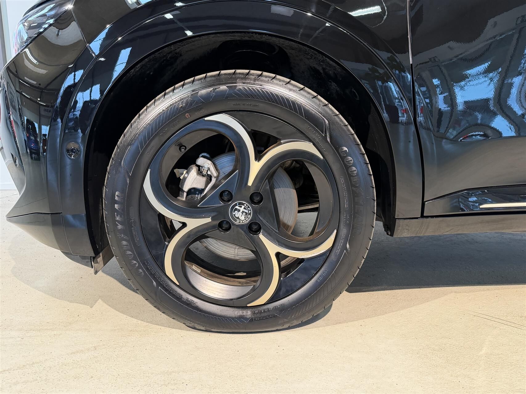 Billede af Alfa Romeo Junior EL Intensa 156HK 5d Aut.