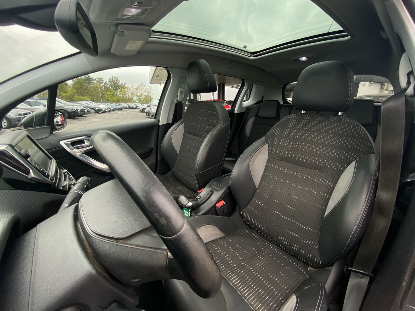 Billede af Peugeot 2008 1,6 BlueHDi Desire Sky 100HK