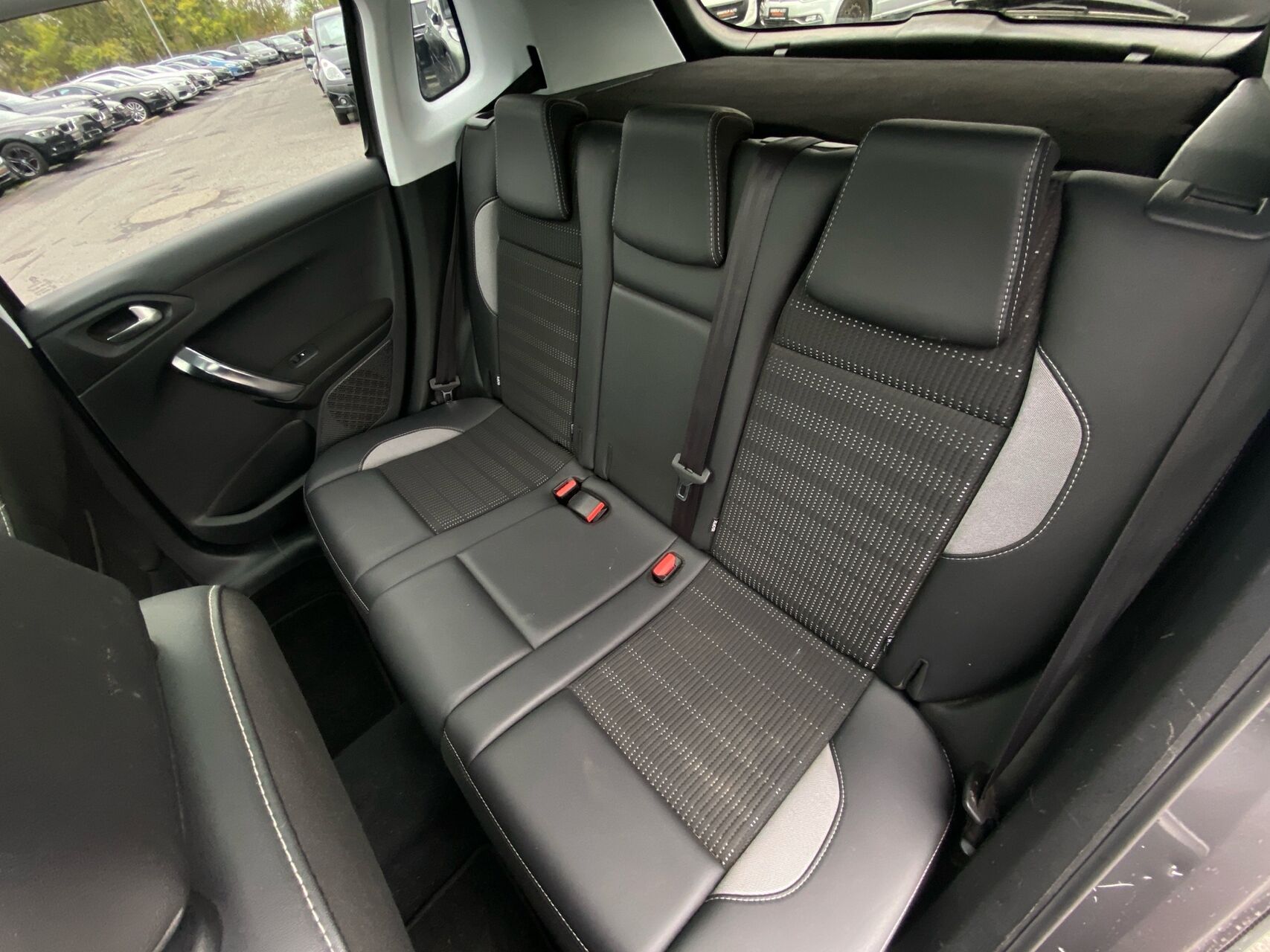 Billede af Peugeot 2008 1,6 BlueHDi Desire Sky 100HK