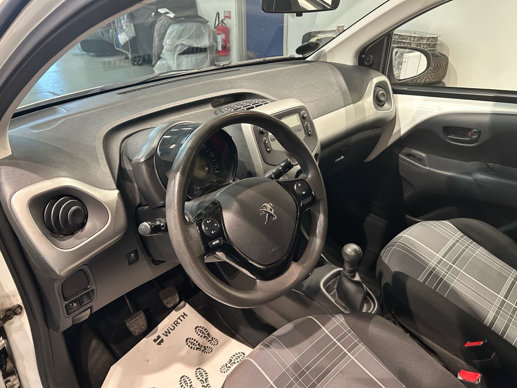 Billede af Peugeot 108 1,0 e-Vti More 69HK 5d