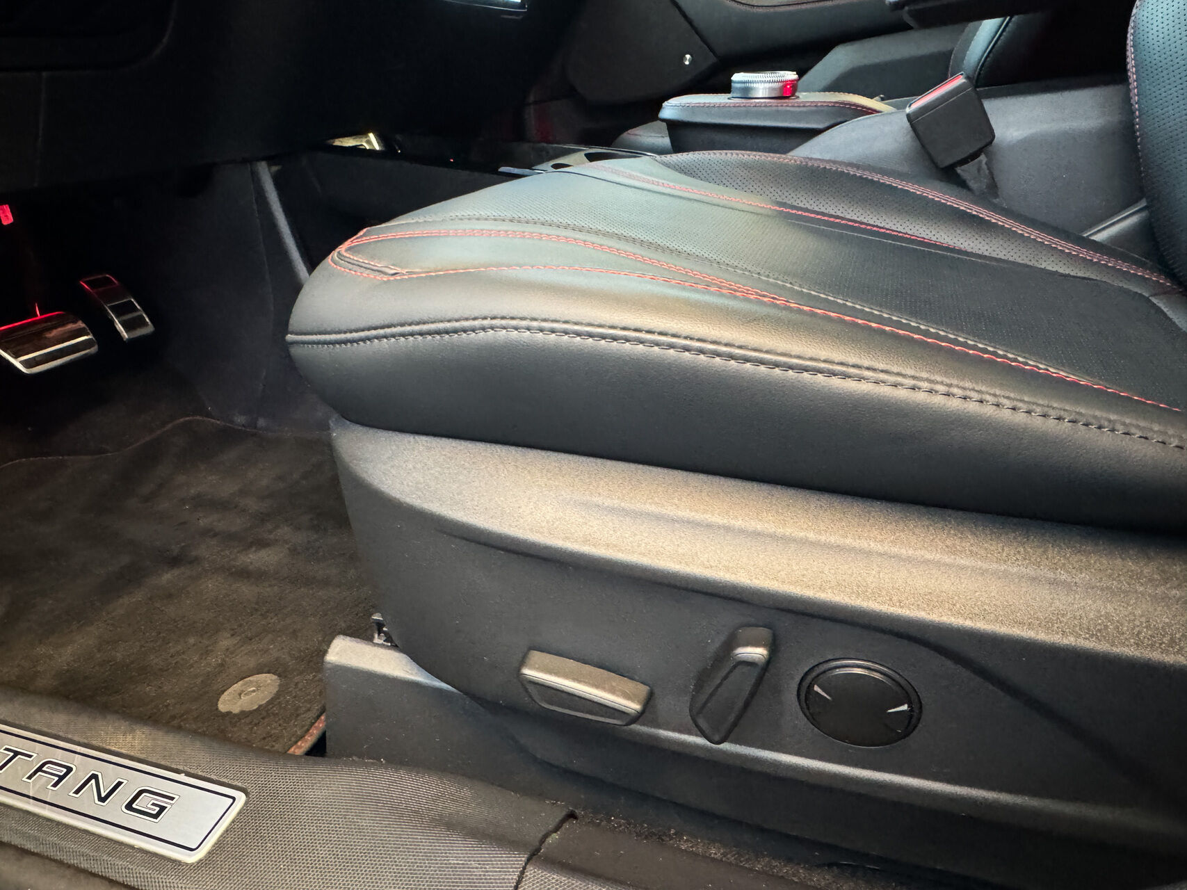 Billede af Ford Mustang Mach-E EL SR Premium AWD 269HK 5d Aut.