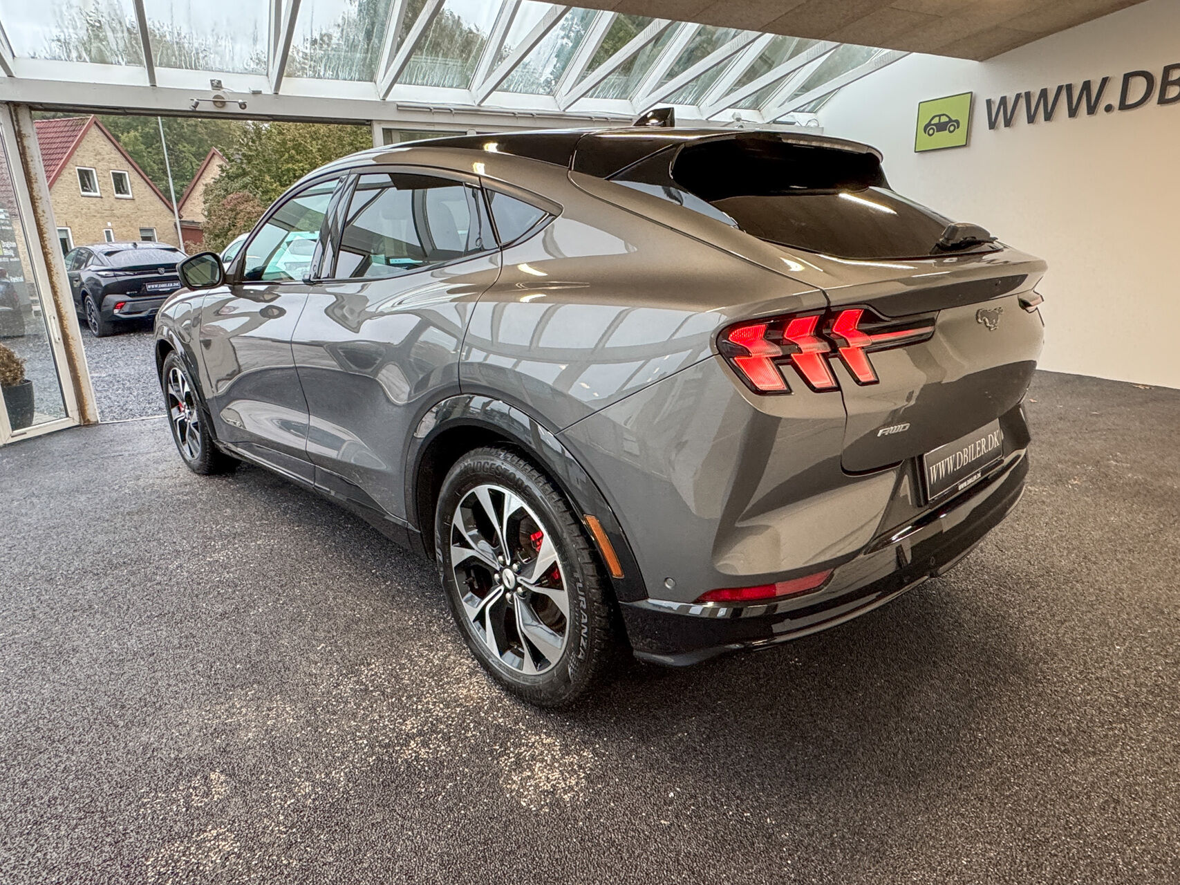 Billede af Ford Mustang Mach-E EL SR Premium AWD 269HK 5d Aut.