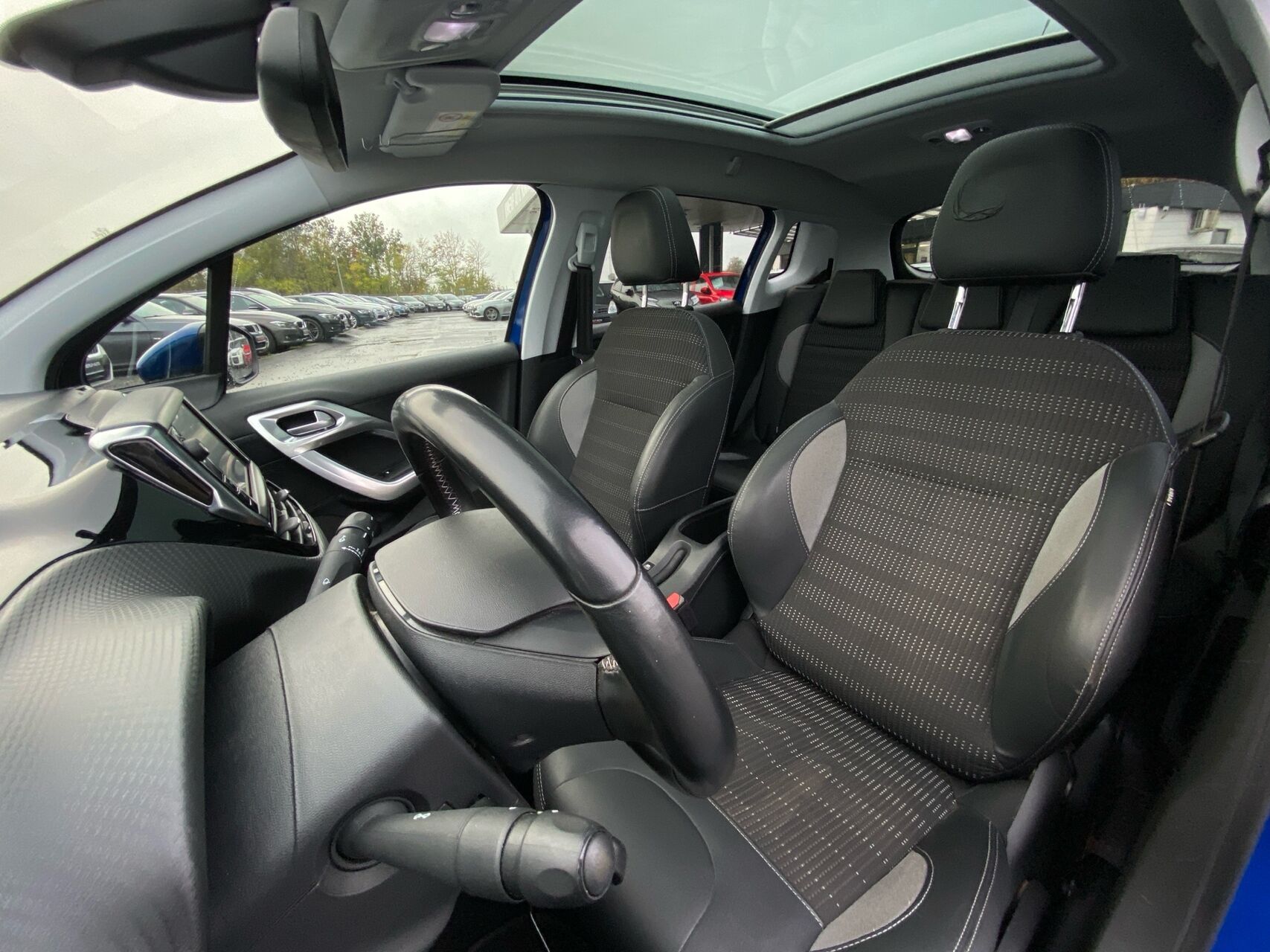 Billede af Peugeot 2008 1,5 BlueHDi Prestige Sky 100HK 5d