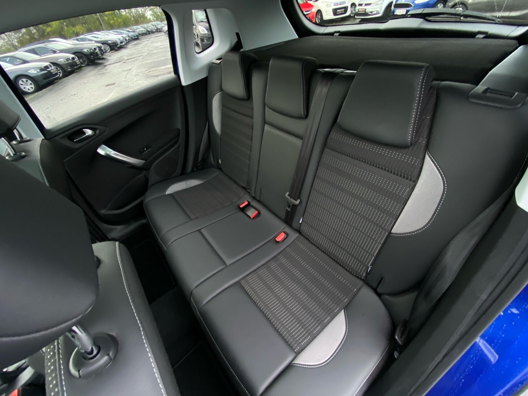 Billede af Peugeot 2008 1,5 BlueHDi Prestige Sky 100HK 5d