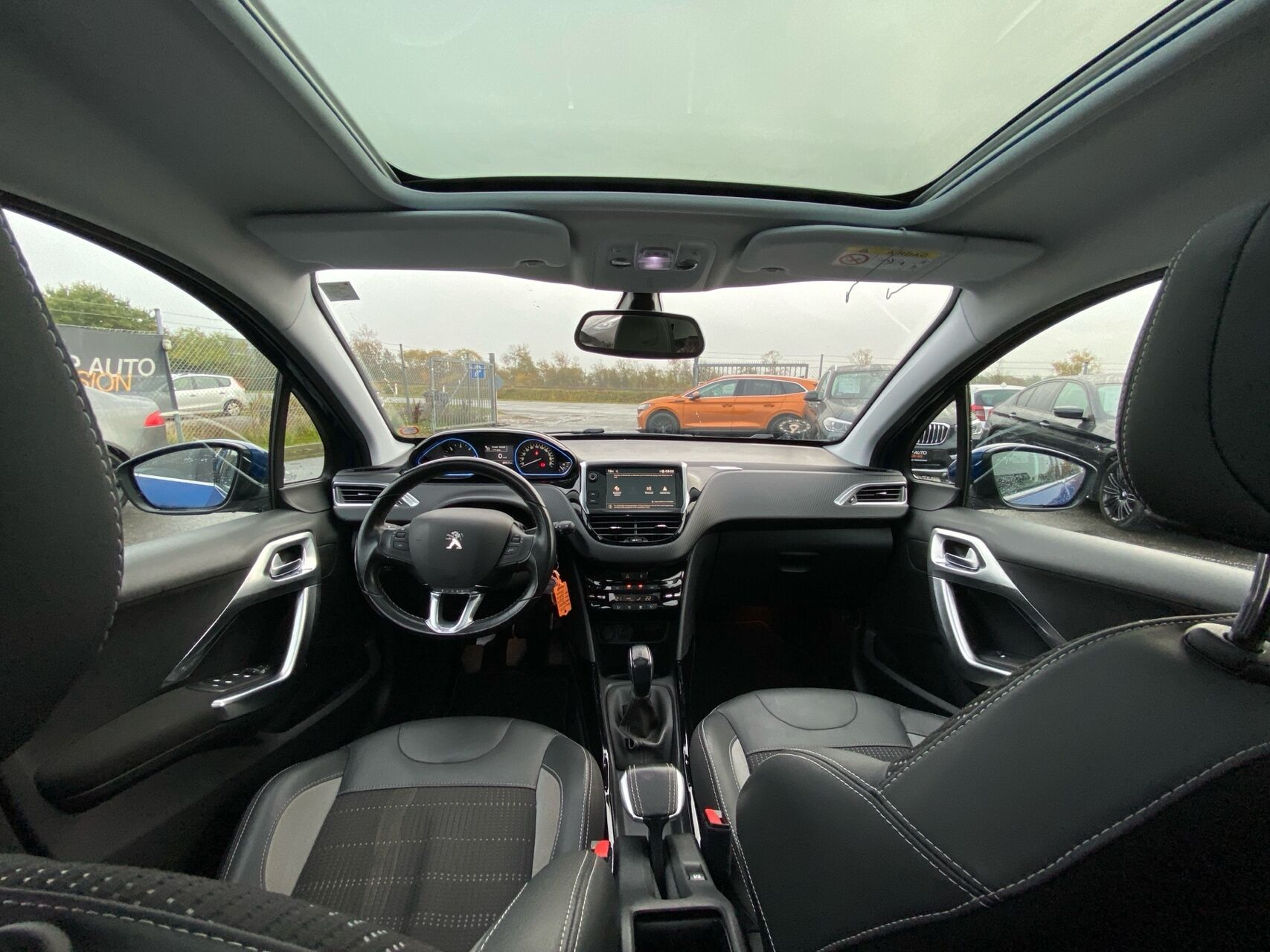 Billede af Peugeot 2008 1,5 BlueHDi Prestige Sky 100HK 5d