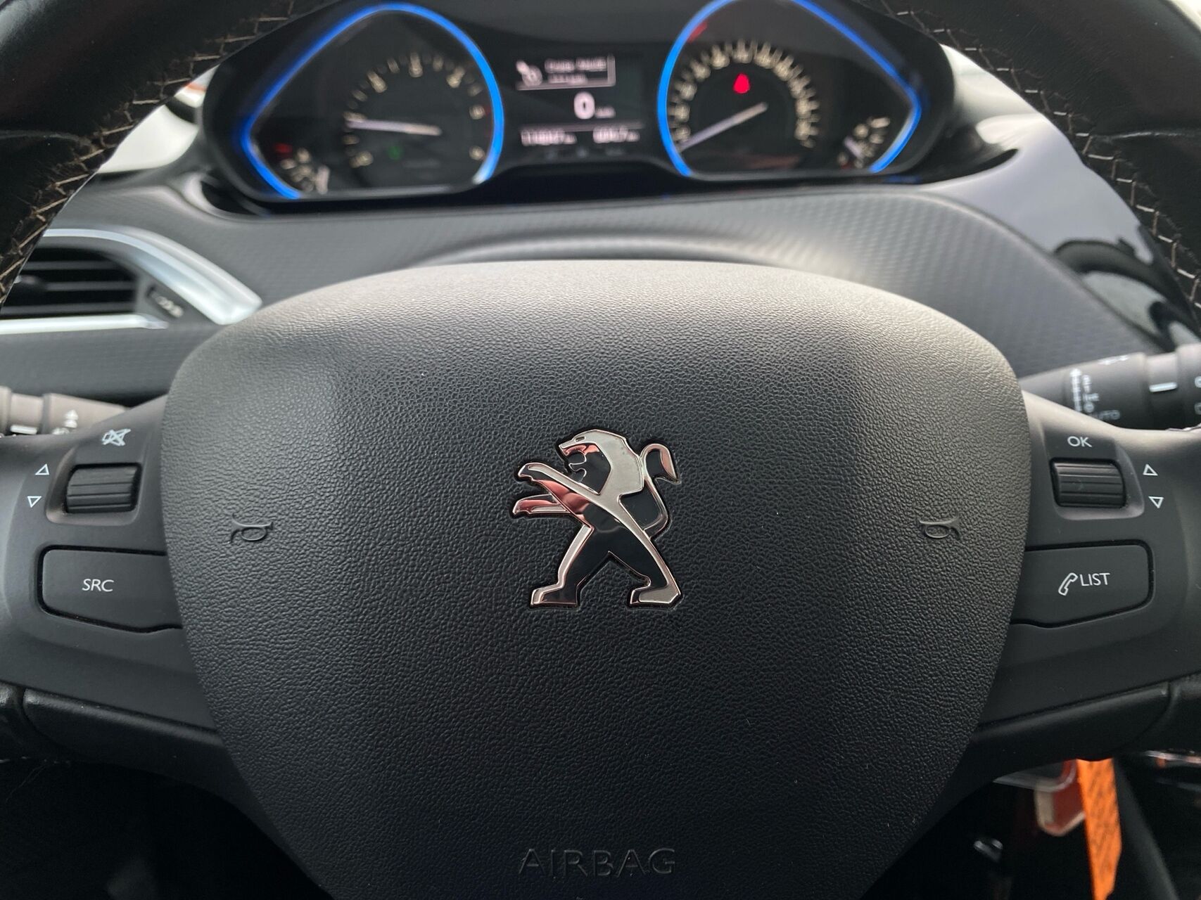 Billede af Peugeot 2008 1,5 BlueHDi Prestige Sky 100HK 5d
