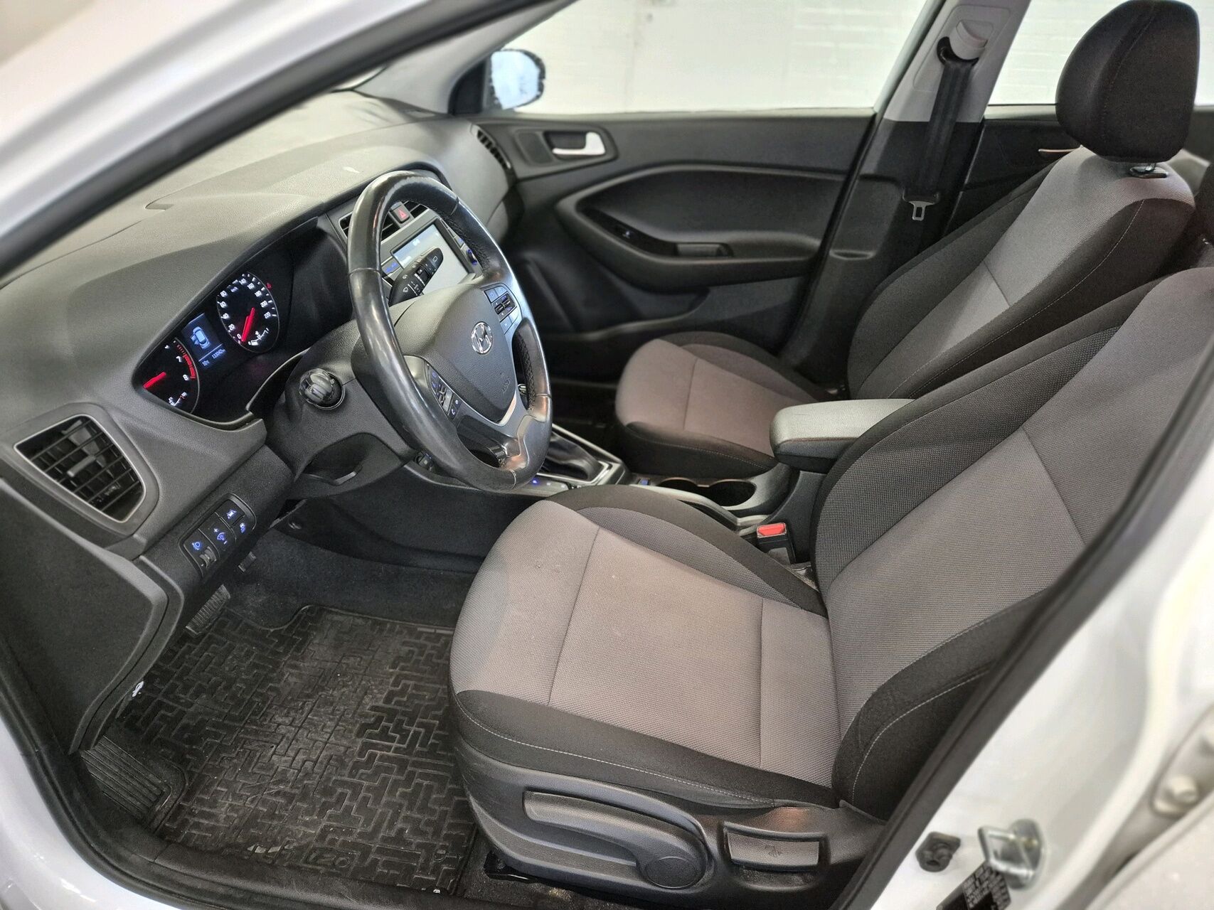 Billede af Hyundai i20 1,0 T-GDI Trend DCT 100HK 5d 7g Aut.