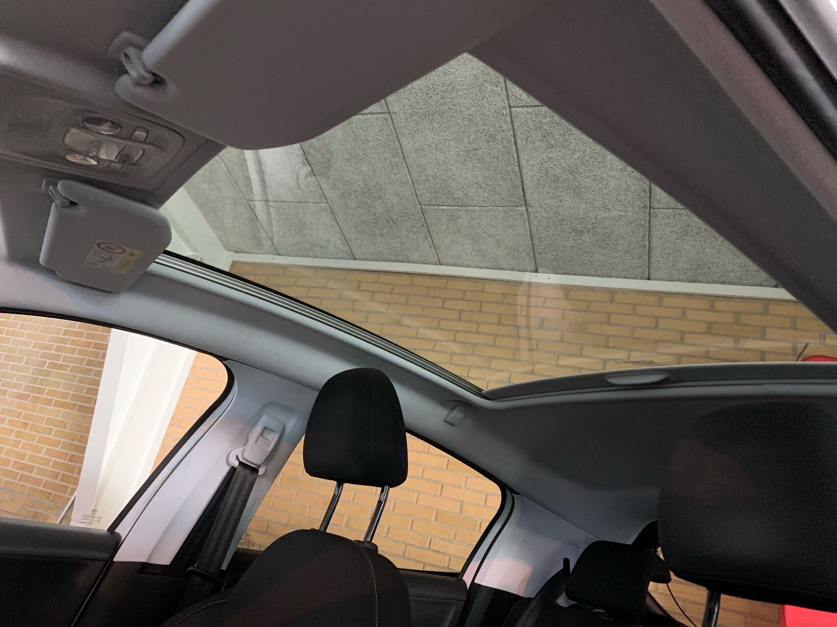 Billede af Peugeot 208 1,6 BlueHDi Desire Sky 100HK 5d