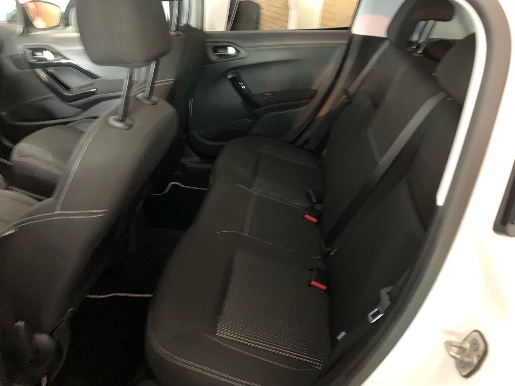 Billede af Peugeot 208 1,6 BlueHDi Desire Sky 100HK 5d