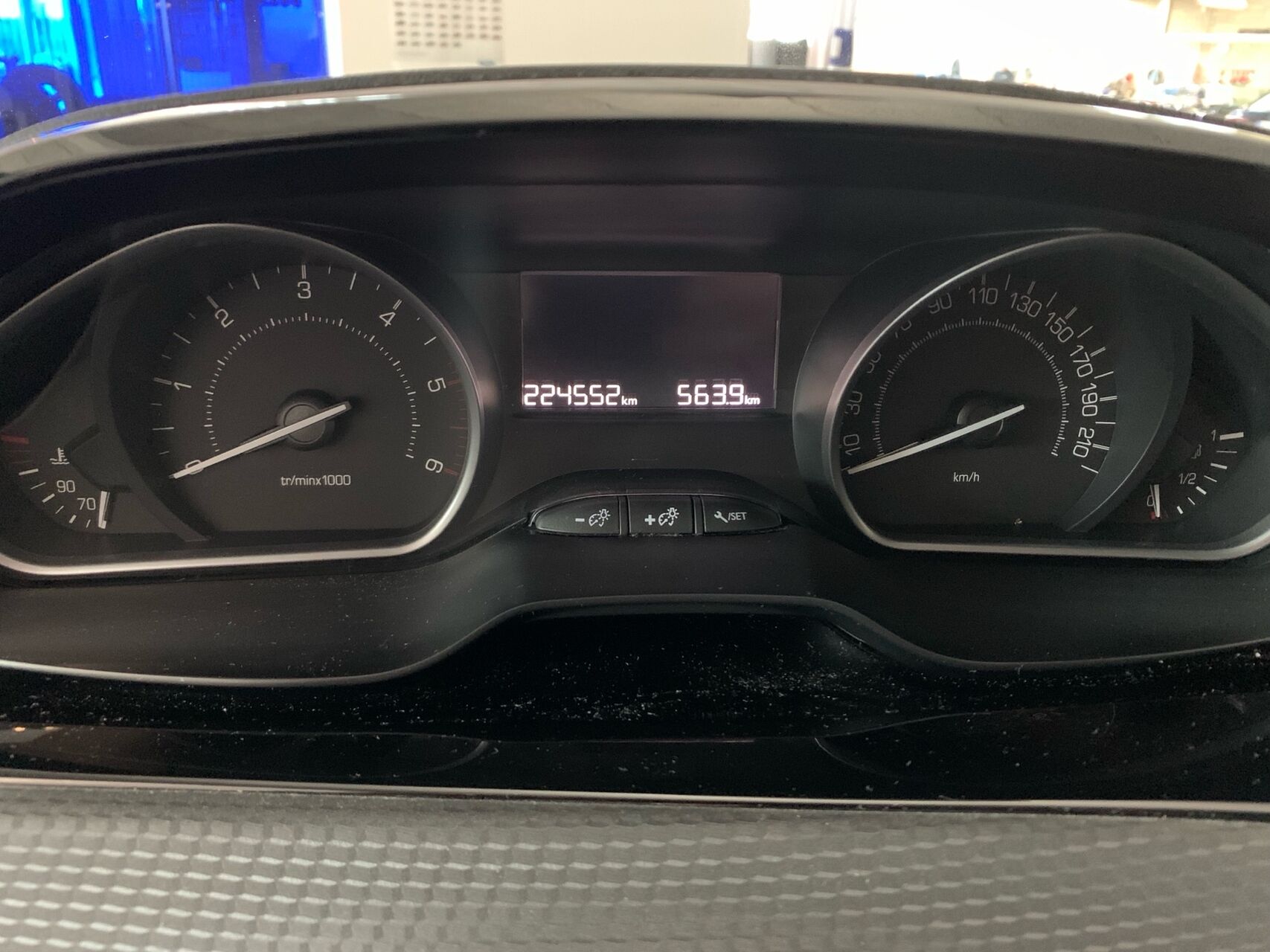 Billede af Peugeot 208 1,6 BlueHDi Desire Sky 100HK 5d