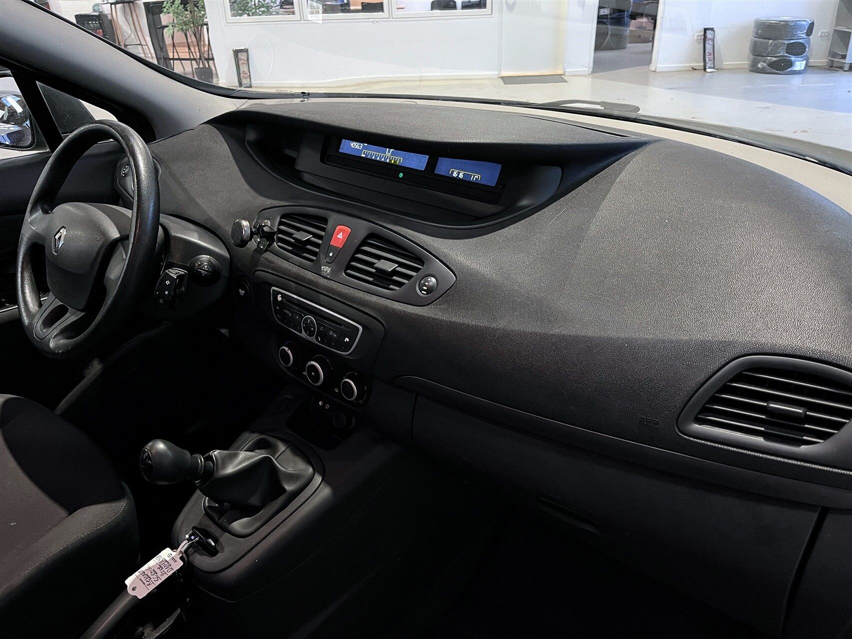 Billede af Renault Scénic 1,6 16V Authentique 110HK 6g