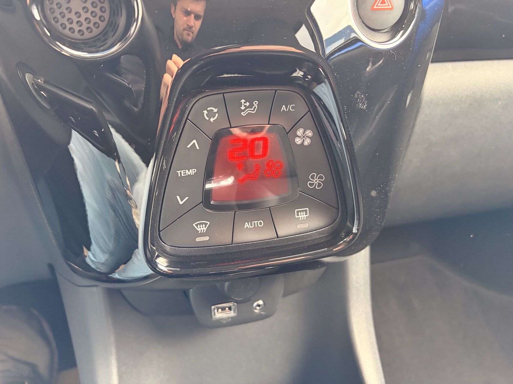 Billede af Toyota Aygo 1,0 VVT-I X-Clusiv 72HK 5d