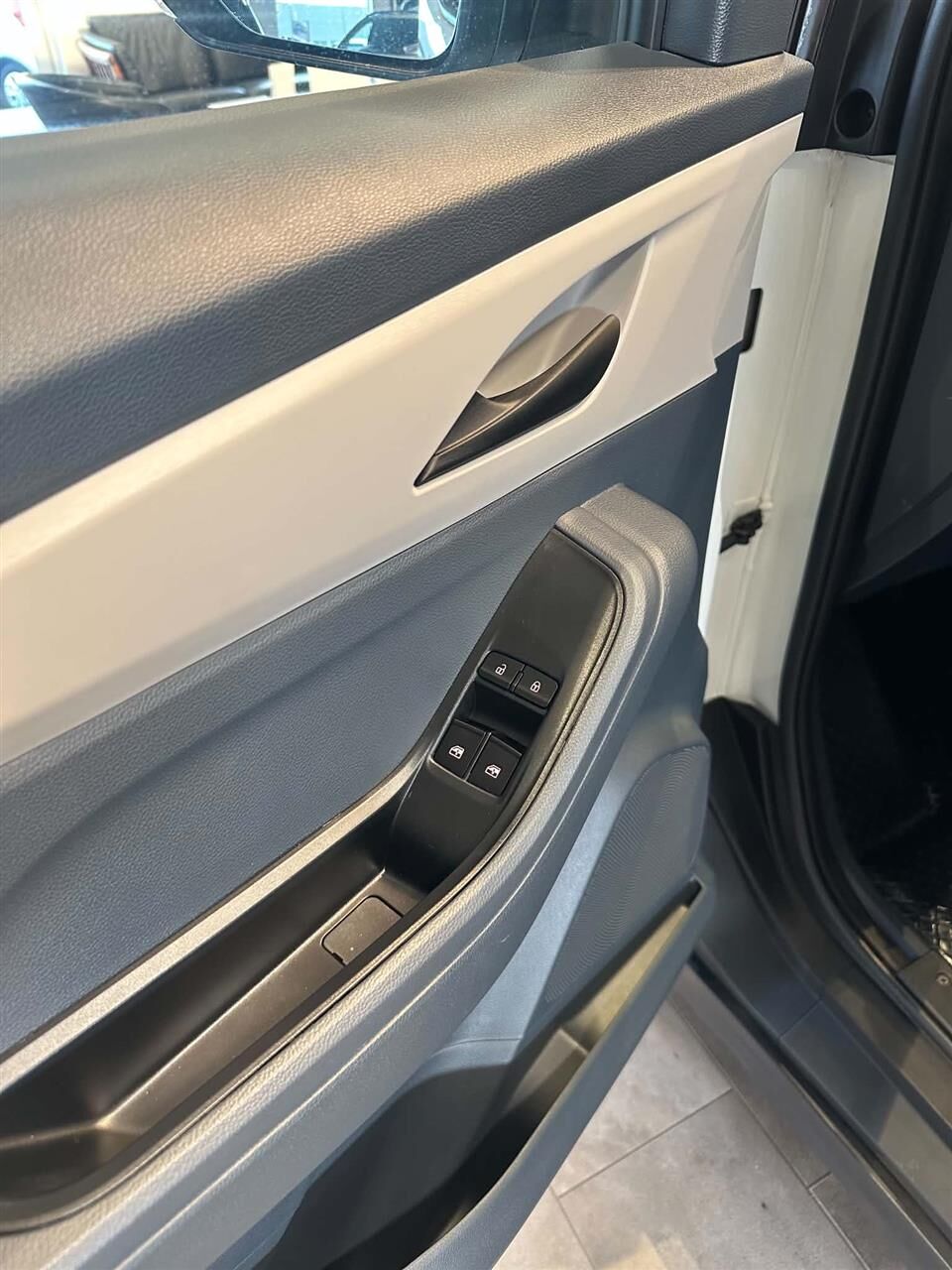 Billede af Maxus e-Deliver 3 SWB 50,2 kWh EL 122HK Van Aut.