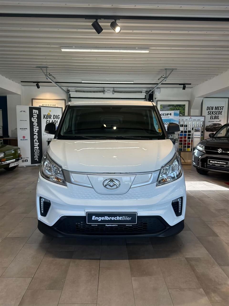 Billede af Maxus e-Deliver 3 SWB 50,2 kWh EL 122HK Van Aut.