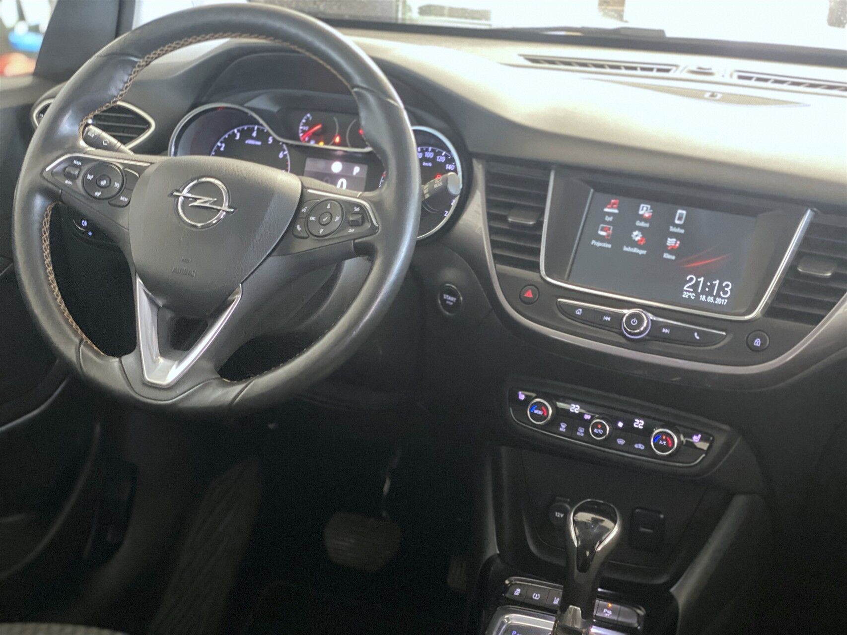 Billede af Opel Crossland X 1,2 Turbo Innovation Start/Stop 110HK 5d 6g Aut.