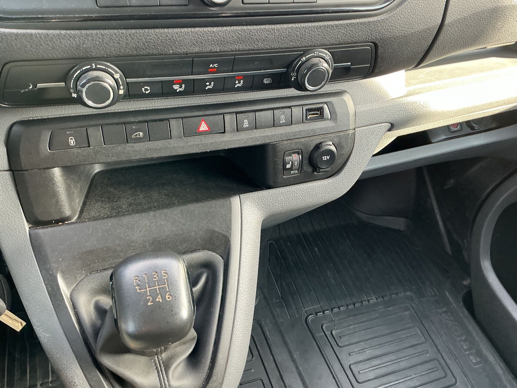 Billede af Toyota Proace Medium 1,5 D Comfort skydedør, dobb. bagdør u/ruder 120HK Van 6g