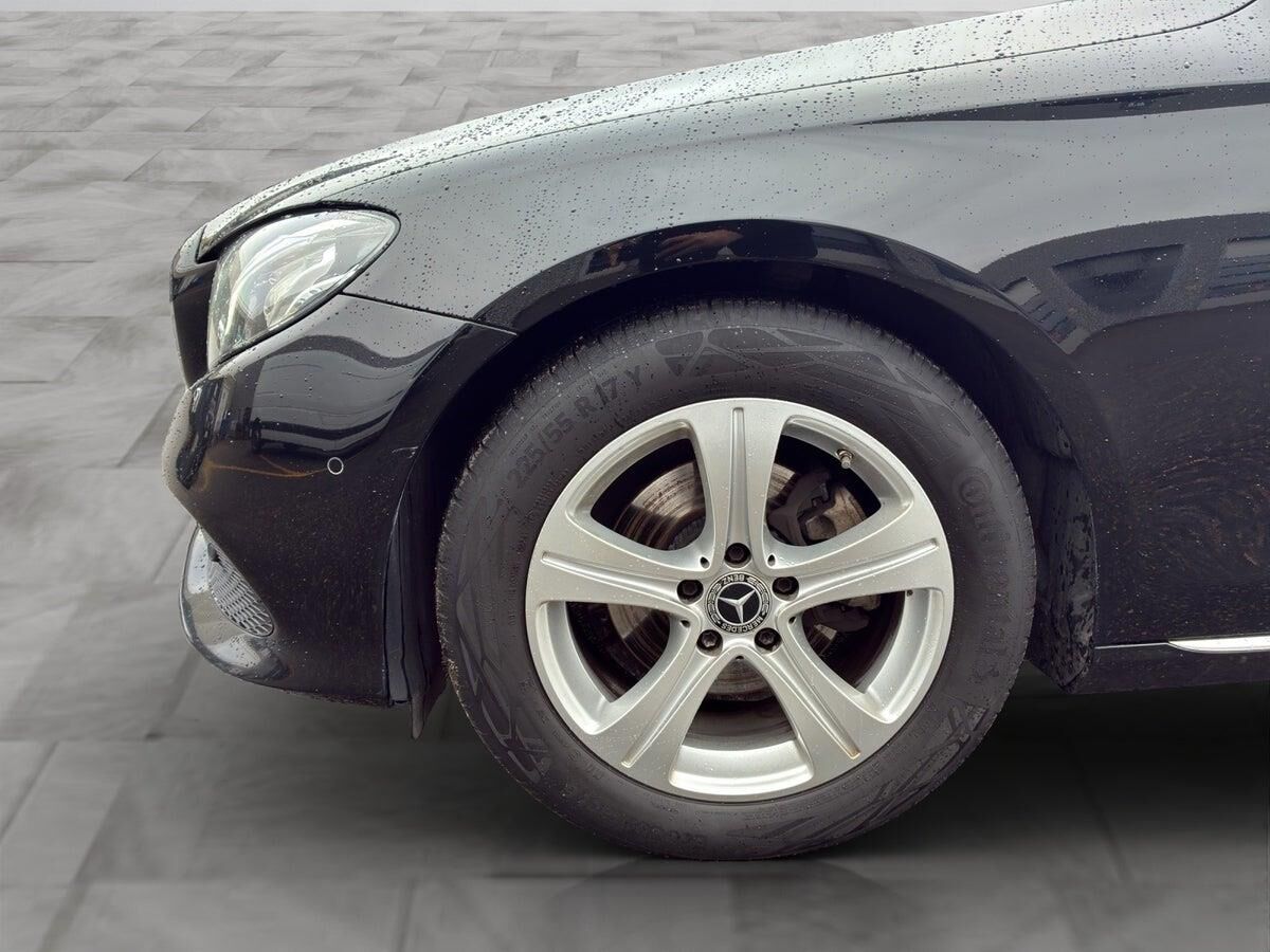Billede af Mercedes-Benz E220 d T 2,0 D AMG Line 9G-Tronic 194HK Stc Aut.