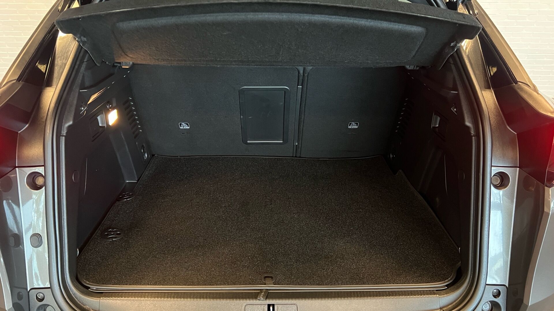 Billede af Peugeot 3008 1,6 PureTech  Plugin-hybrid GT First EAT8 225HK 5d 8g Aut.