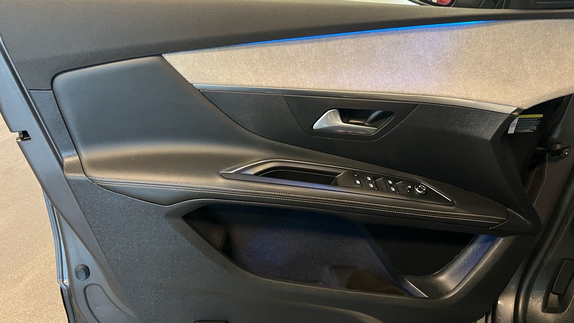 Billede af Peugeot 3008 1,6 PureTech  Plugin-hybrid GT First EAT8 225HK 5d 8g Aut.