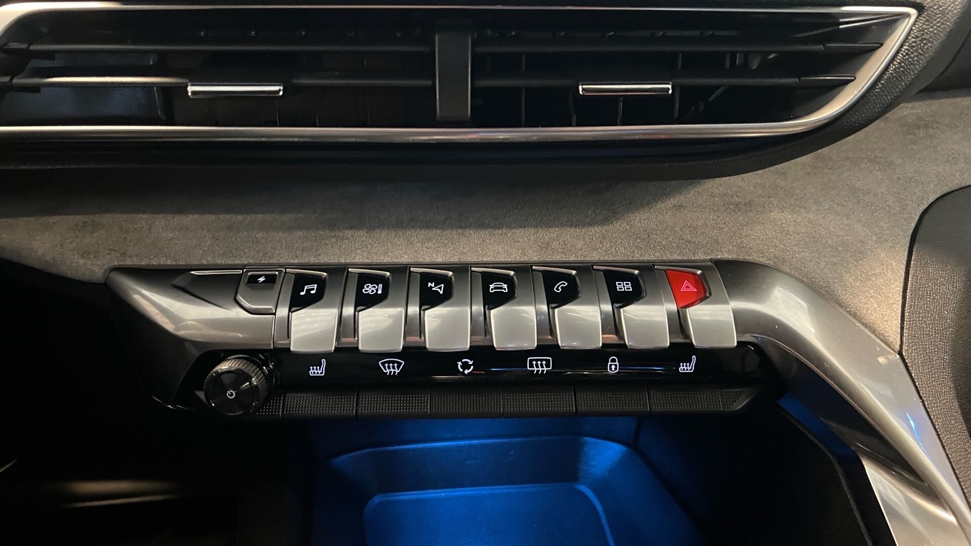 Billede af Peugeot 3008 1,6 PureTech  Plugin-hybrid GT First EAT8 225HK 5d 8g Aut.