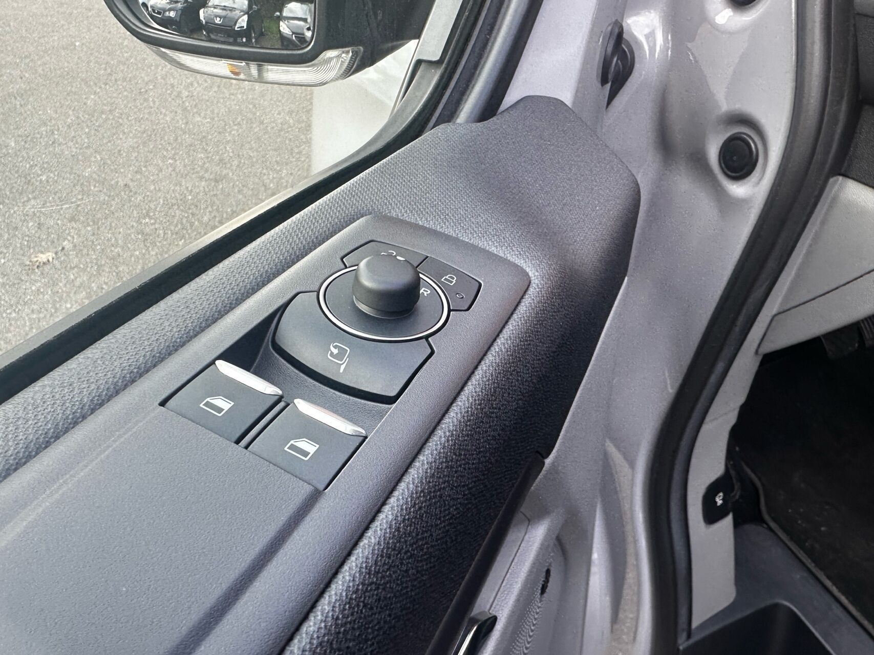 Billede af Ford Tourneo Custom 340 L1H1 2,5 Plugin-hybrid Titanium X CVT 233HK Aut.