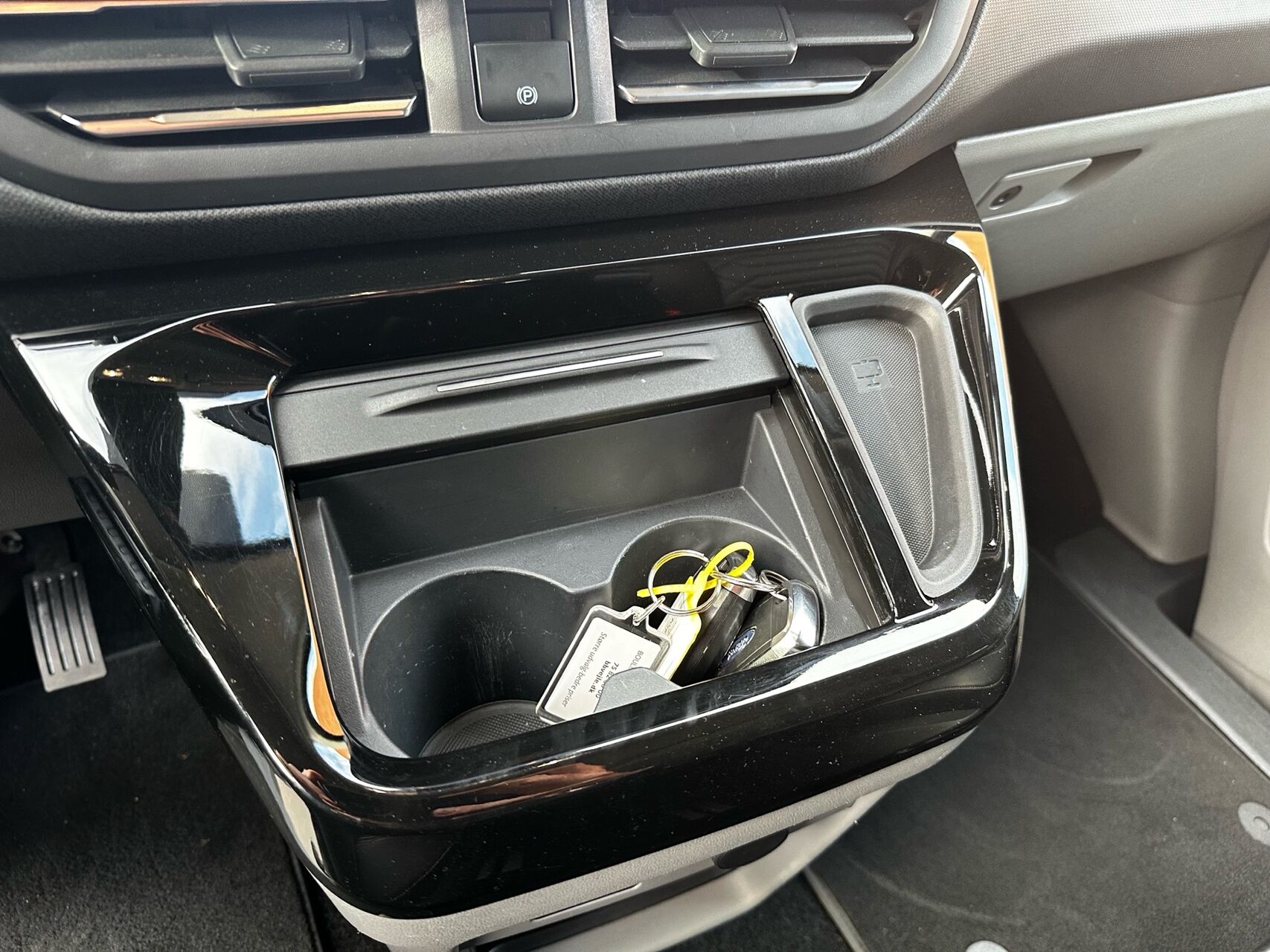Billede af Ford Tourneo Custom 340 L1H1 2,5 Plugin-hybrid Titanium X CVT 233HK Aut.